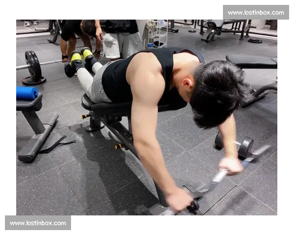 体育生搬家具自带 “肌肉记忆”：每个发力都藏着训练痕迹