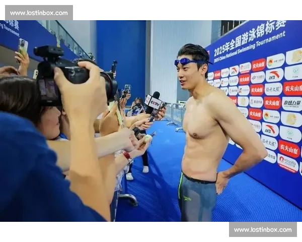 汪顺潘展乐世运会彩排：执旗手对视憋笑引热议，奥运冠军携手展风采